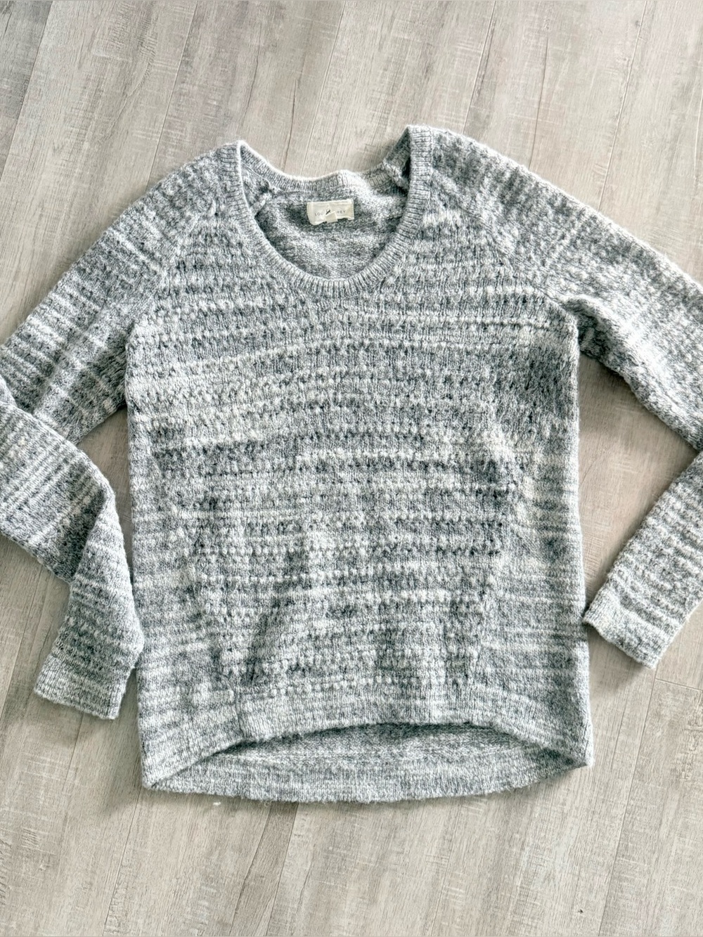 Lou & Grey Cozy Alpaca Gray and White Hi-Lo Scoop Neck Sweater, women’s small